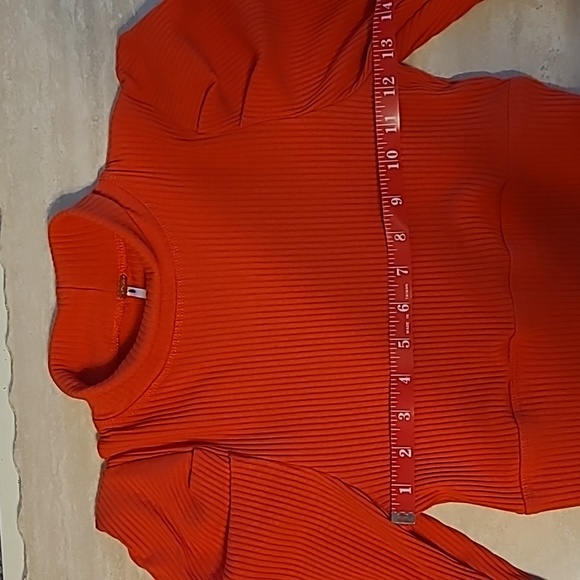 Free People Lola Red Ribbed Turtle Neck Sz M EUC - Picture 3 of 7